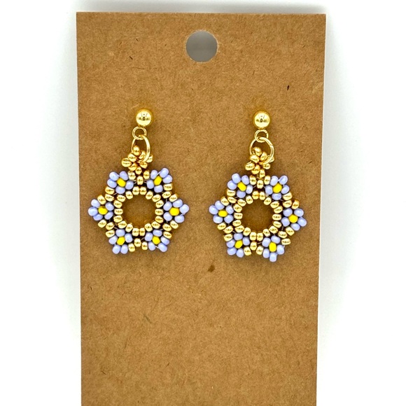 Hand Crafted Small Purple Daisy Wreath Earrings Gold Posts - Picture 3 of 6